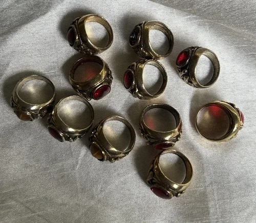 Vintage 1980’s Ring Lot Of 11 *AS IS* image indicator(3)