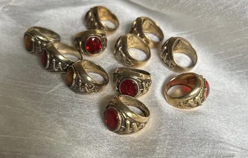 Vintage 1980’s Ring Lot Of 11 *AS IS* image indicator(5)