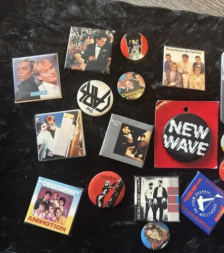RARE VINTAGE 1980’s 20pc NEW WAVE 80s PIN LOT image indicator(3)