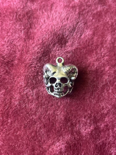 Vintage Artisan Silver Horned Skull Pendant Charm