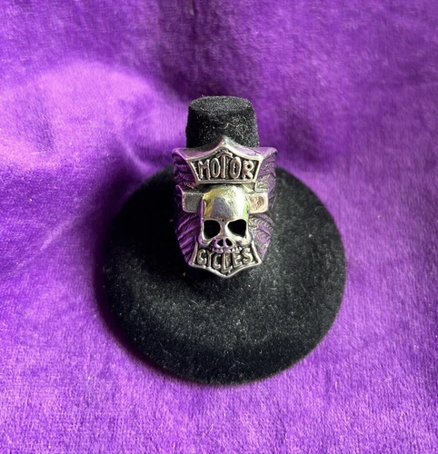 *RARE* Vintage G&S Ring - Motorcycle Skull Ring - Size 8