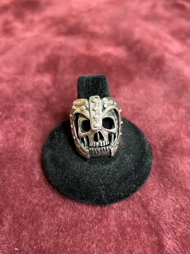 Size 8 Vintage G&S Silver Warrior Skull Ring