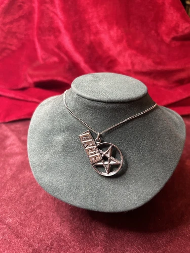 DEADSTOCK 1980’s VINTAGE MOTLEY CRUE NECKLACE