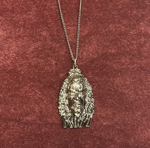 VINTAGE DEADSTOCK KISS Gene Simmons Face Head Necklace - photo 2