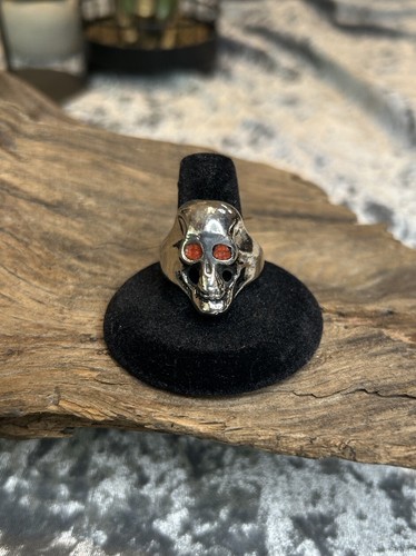 RARE HEAVY Vintage Skull Ring Coral Eyes Ring Silver Skull - photo 2