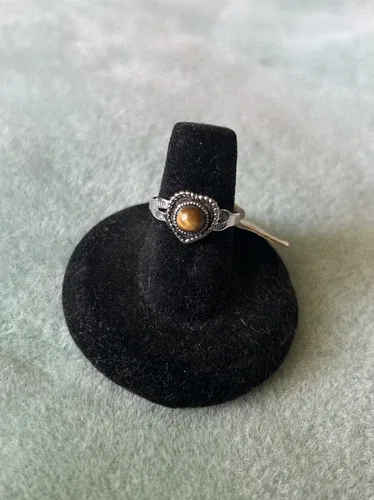 VTG DEADSTOCK UNCAS STERLING SILVER TIGERS EYE HEART RING
