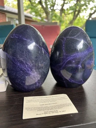 Original Hand Carved Vintage Purple Genuine Alabaster Egg Booken image indicator(8)
