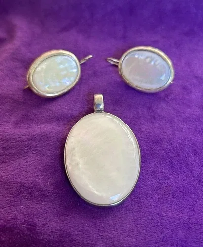 Vintage 925 Silver Mother of Pearl Pendant & Earrings
