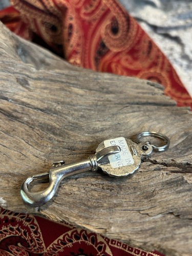 Vintage AC/DC Bottle Opener Keychain - photo 4