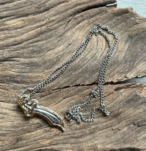 VINTAGE SCIMITAR WARRIOR CHARM SILVER & GOLD NECKLACE image indicator(2)