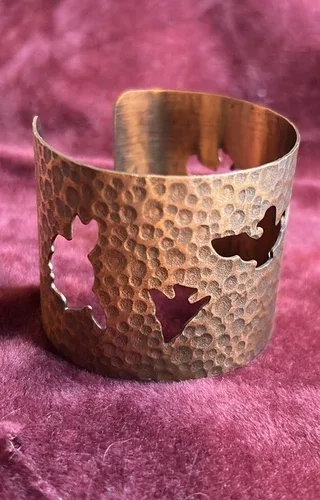 RARE VINTAGE Hammered Copper Native American Cuff image indicator(2)