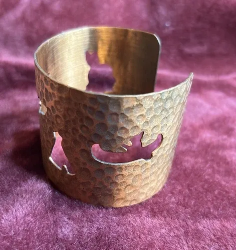 RARE VINTAGE Hammered Copper Native American Cuff image indicator(3)