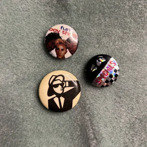 RARE Vintage 1980’s FUN BOY THREE 3 Pin Bundle image indicator(2)