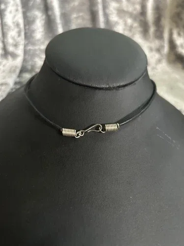 VTG Beatles Guitar Pick Necklace image indicator(3)