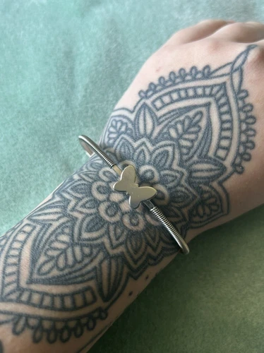 VINTAGE DEADSTOCK STAINLESS STEEL BUTTERFLY BANGLE BRACELET