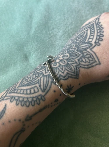 VINTAGE DEADSTOCK STAINLESS STEEL BUTTERFLY BANGLE BRACELET - photo 4