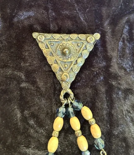 RARE Vintage Handmade Antique Triangle Brooch image indicator(3)