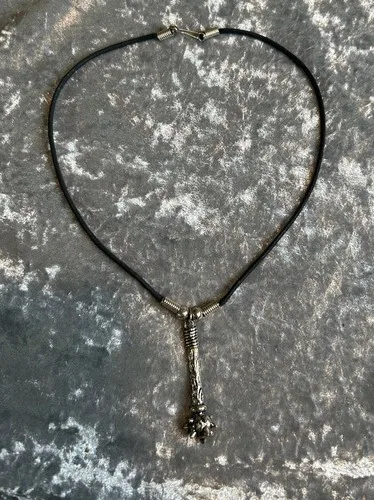 VINTAGE DEADSTOCK 1980’s SPIKED BALL MACE NECKLACE image indicator(4)