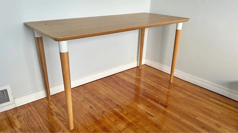 Desk table