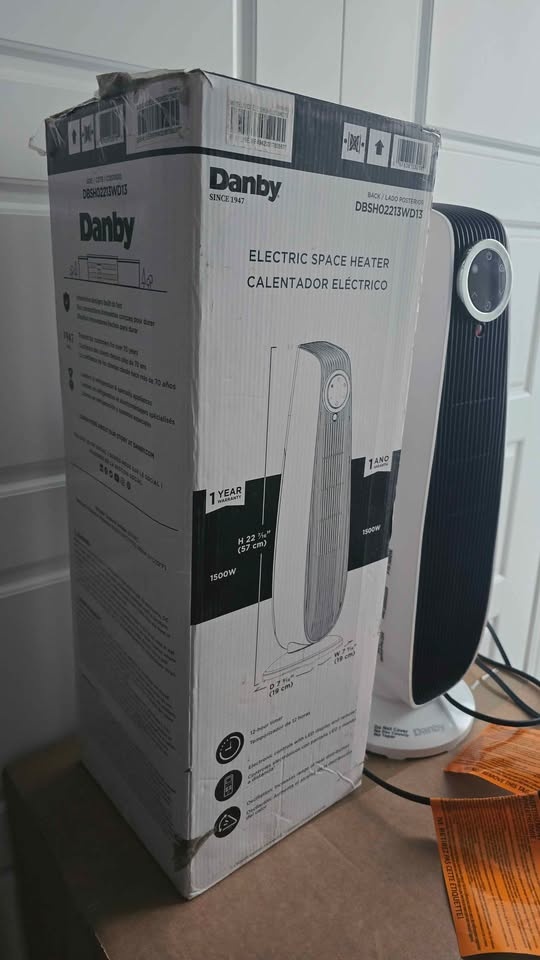 NEW WHITE Danby 22-inch 1500W Adjustable Oscillating Heater - photo 4