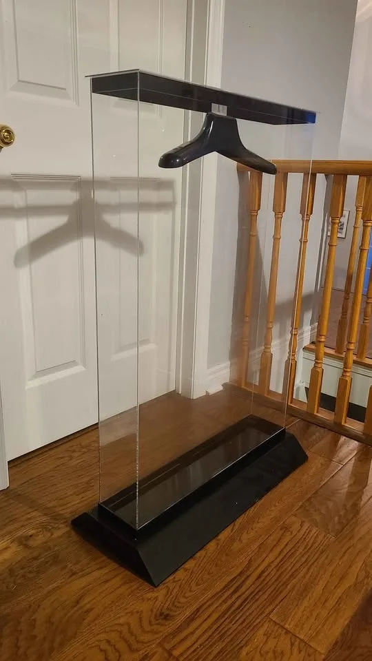 Standing Jersey Display Case image indicator(2)