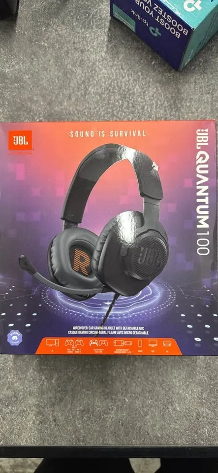 JBL Quantum 100 - Wired Over-Ear Gaming Headphones - Black, Larg image indicator(3)