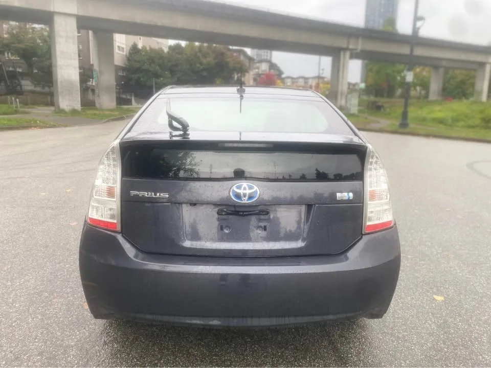 2010 Toyota Prius image indicator(5)