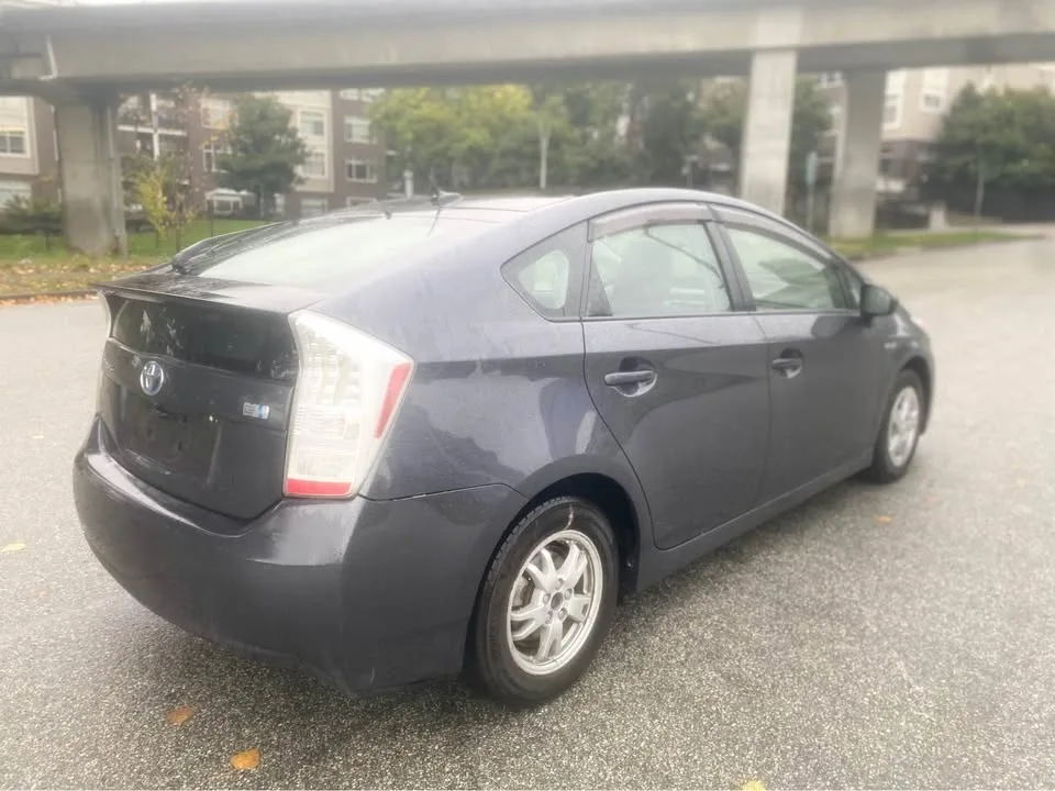 2010 Toyota Prius image indicator(6)