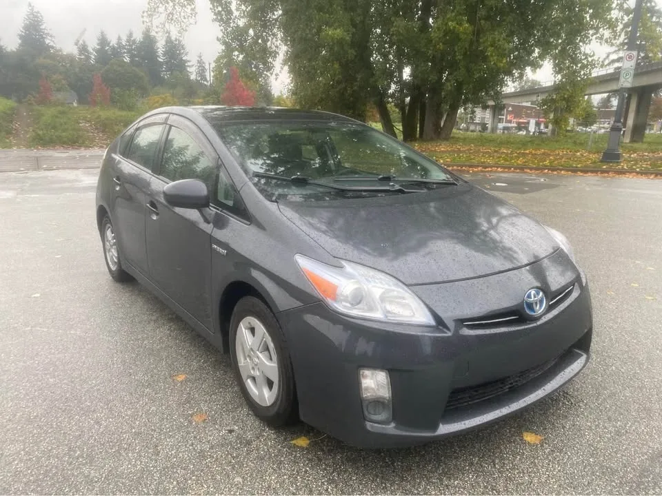 2010 Toyota Prius image indicator(8)