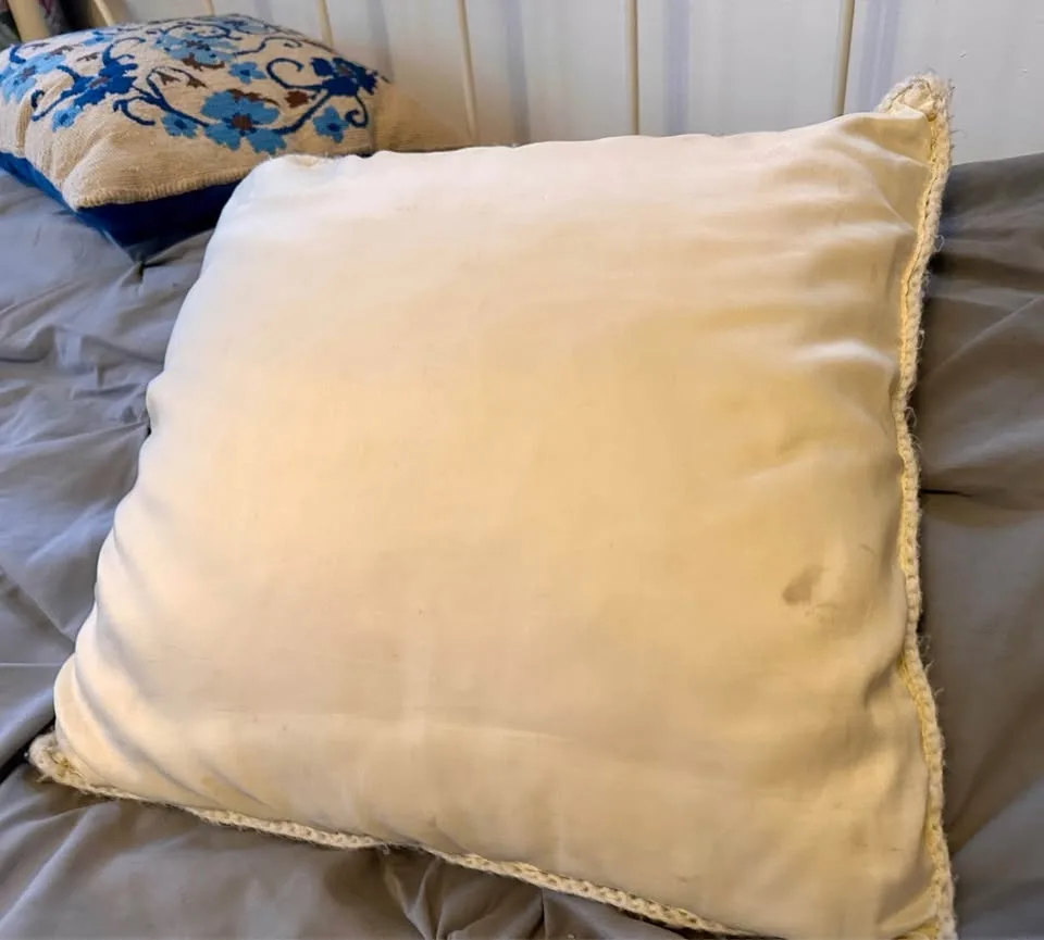 🌿 GORGEOUS Blue & Cream Needlepoint Cushions #cleanout image indicator(7)