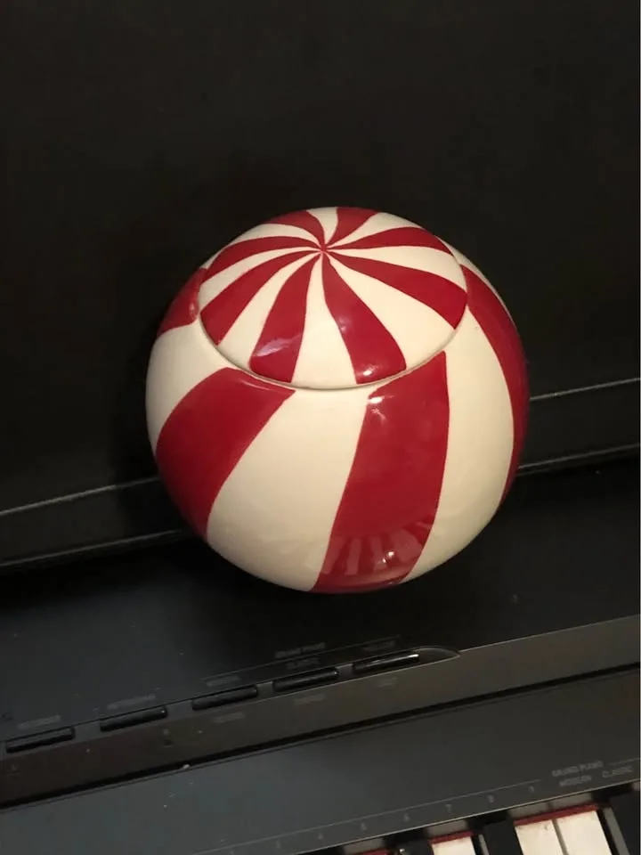 Peppermint Ceramic Candle #Cleanout image indicator(2)