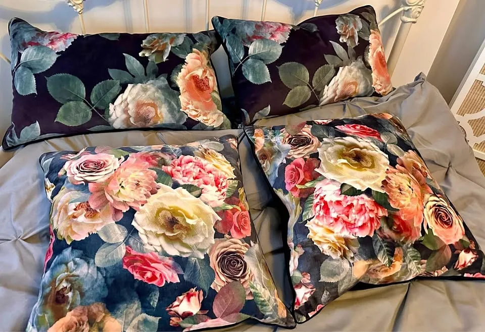 🌸 GORGEOUS Nicole Miller Velvet Floral Cushions #cleanout