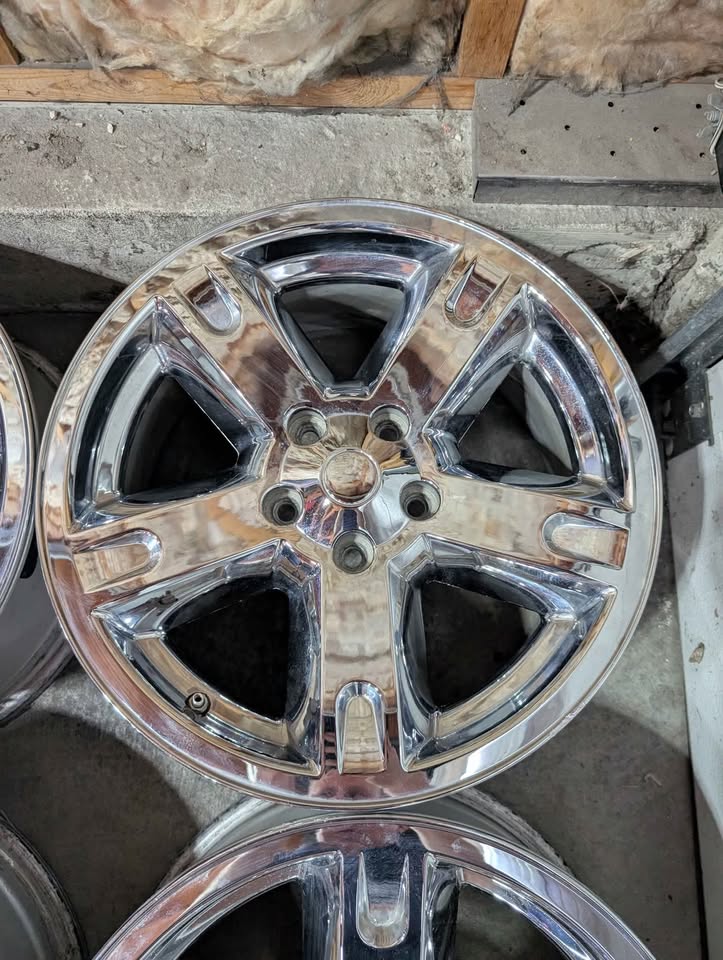 (4)-17 Inch Chrome Rims/TPMS Sensors 5x114.3 - photo 4