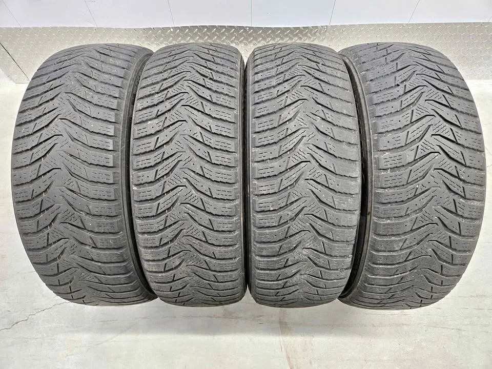 Kumho Wintercraft SUV Winter Tires- 225/65R17