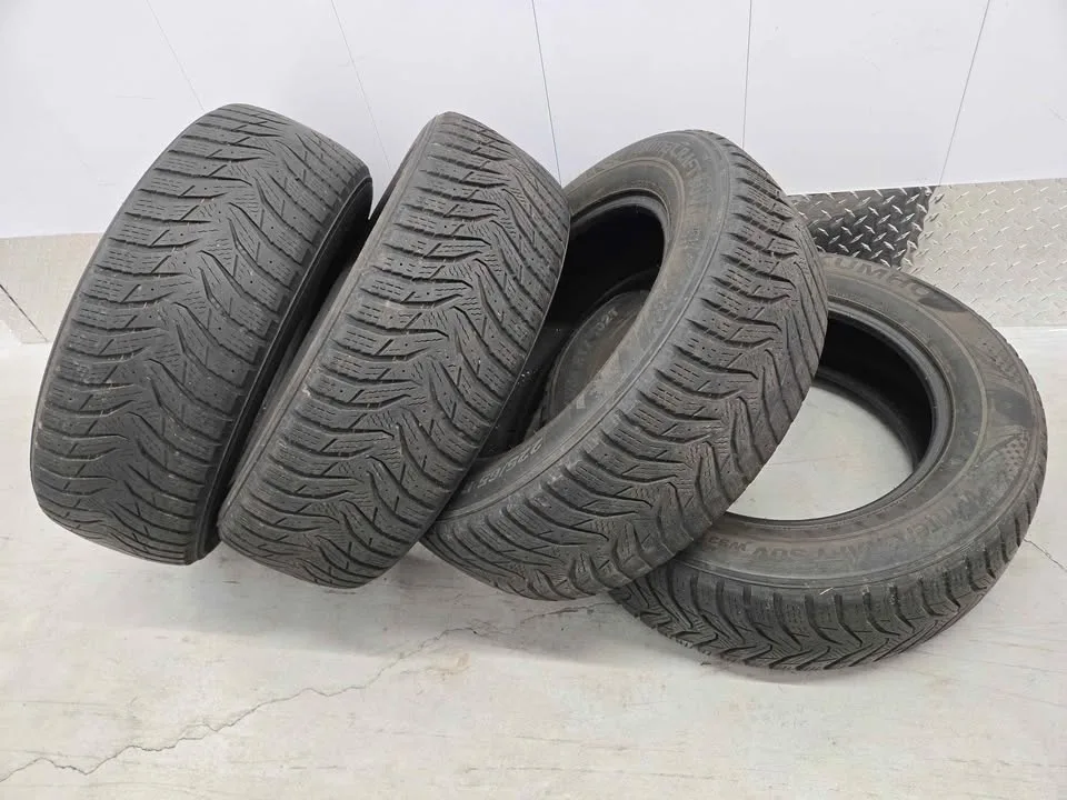 Kumho Wintercraft SUV Winter Tires- 225/65R17 image indicator(7)