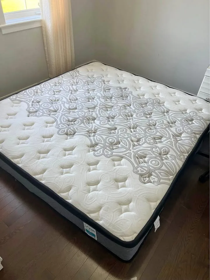 Crystli 12" Memory Foam Pillow Top Hybrid Mattress