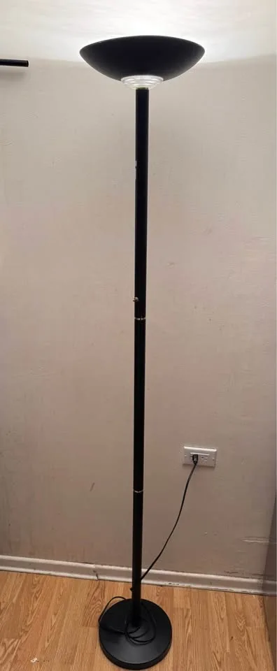 2 Floor lamps (Black & Gold) image indicator(2)