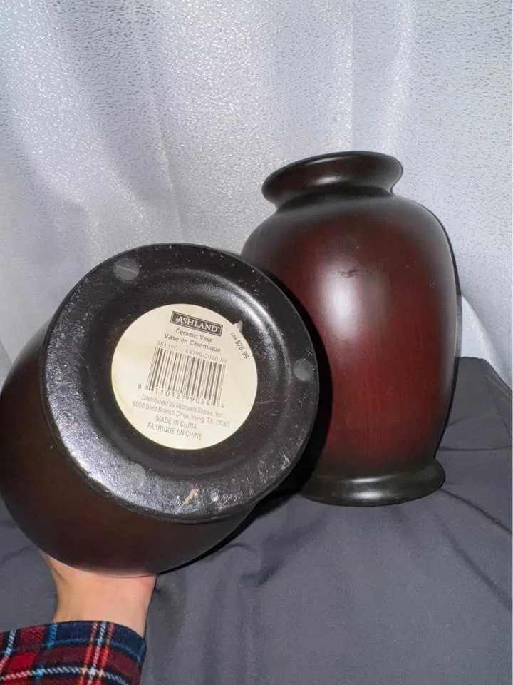 2 Ashland Ceramic Vase image indicator(2)