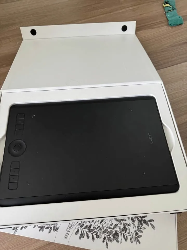 Wacom intuos pro + paper edition (graphic tablet)