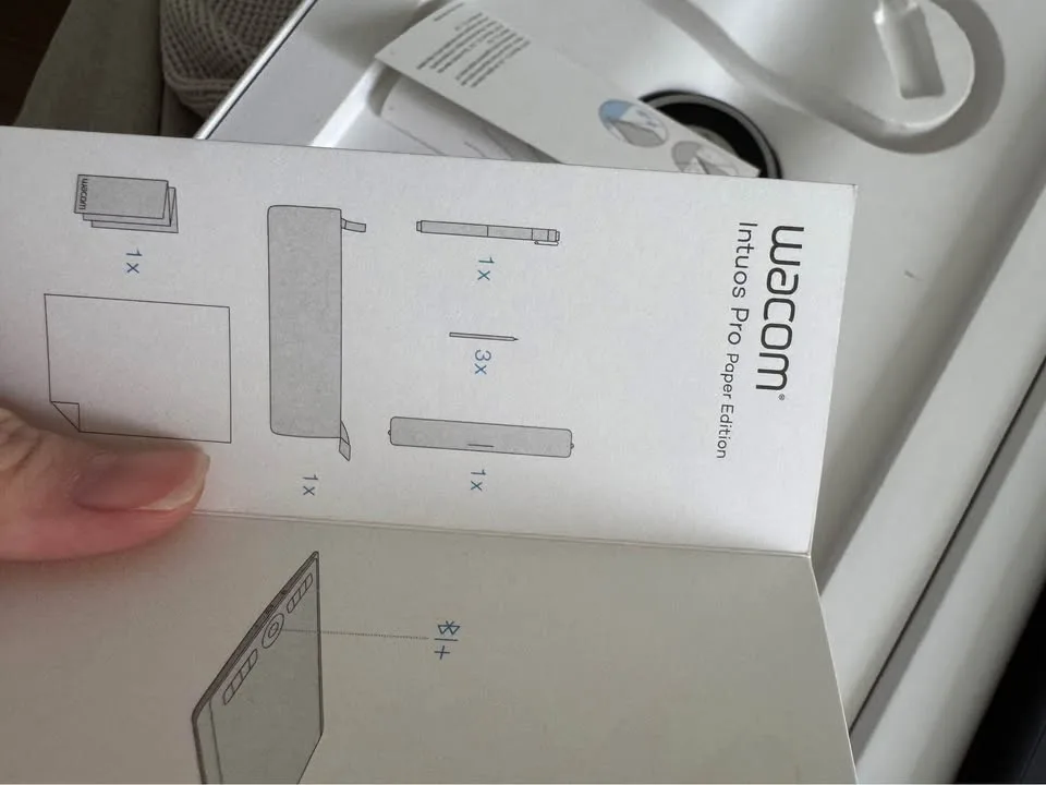 Wacom intuos pro + paper edition (graphic tablet) image indicator(8)