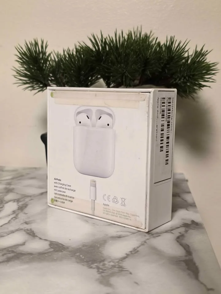 apple airpods 2nd generation with charging case image indicator(3)