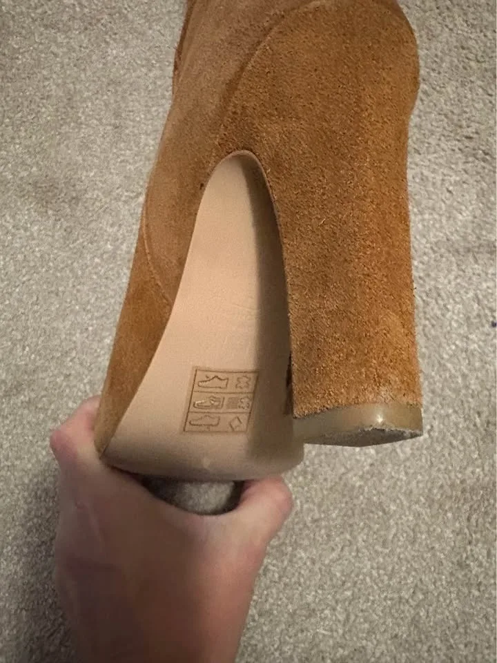 Ladies boots suede size 7 image indicator(2)