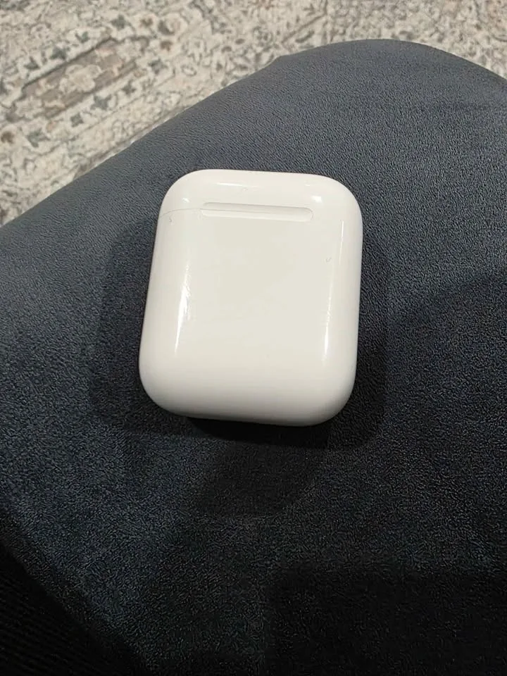 apple airpods 2nd generation with charging case image indicator(2)