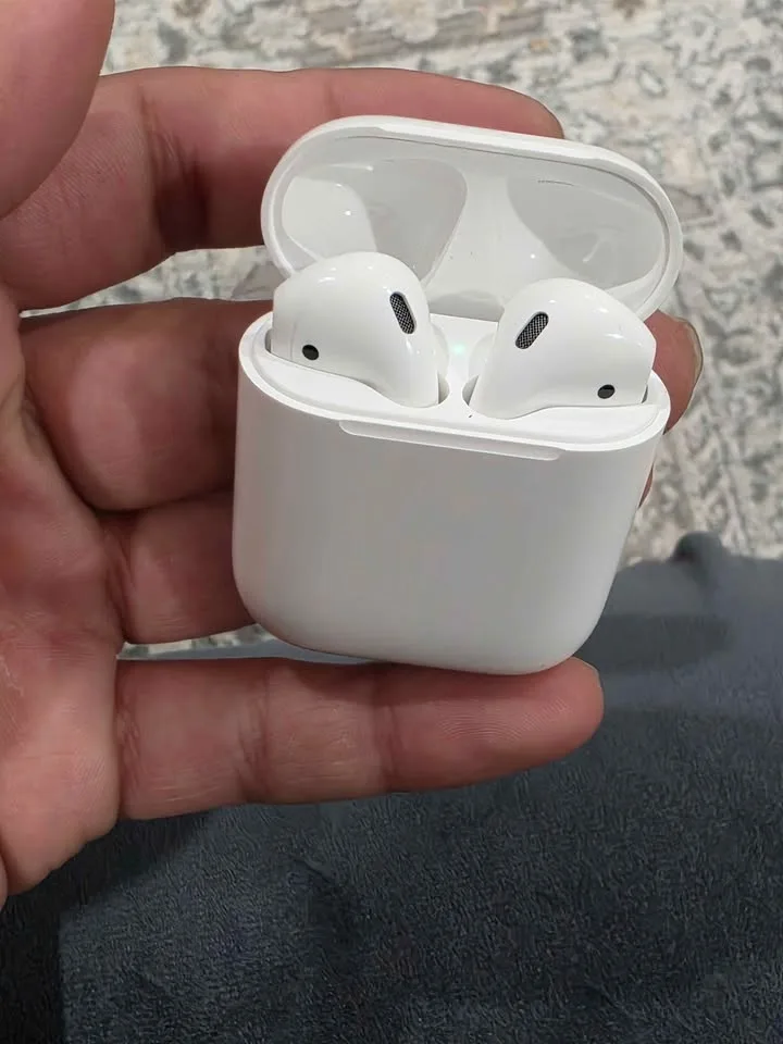 apple airpods 2nd generation with charging case image indicator(3)