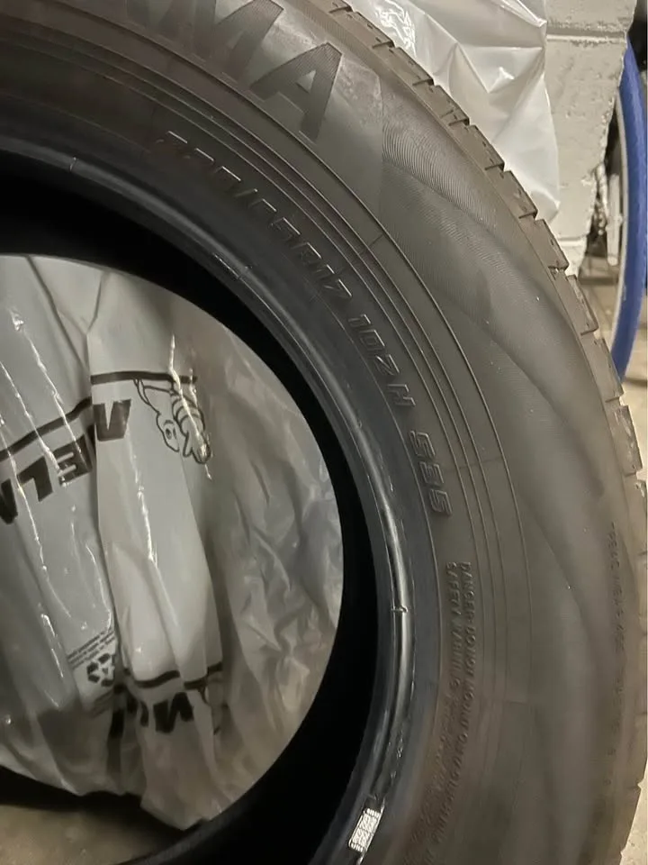 Four set tires YOKOHOMA Subaru outback image indicator(3)