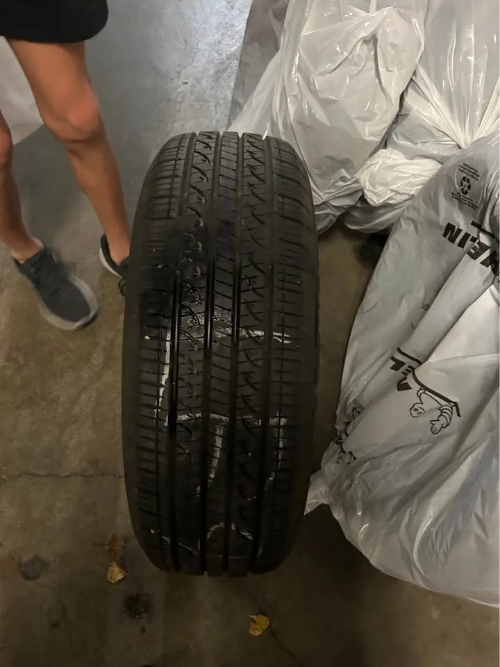 Four set tires YOKOHOMA Subaru outback image indicator(4)