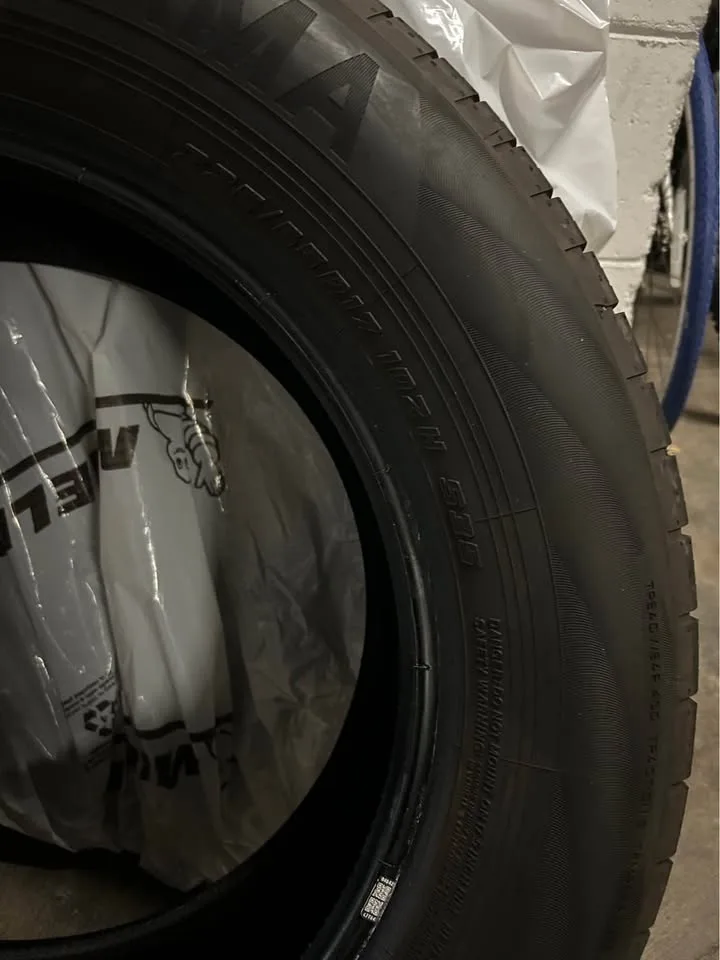 Four set tires YOKOHOMA Subaru outback image indicator(5)