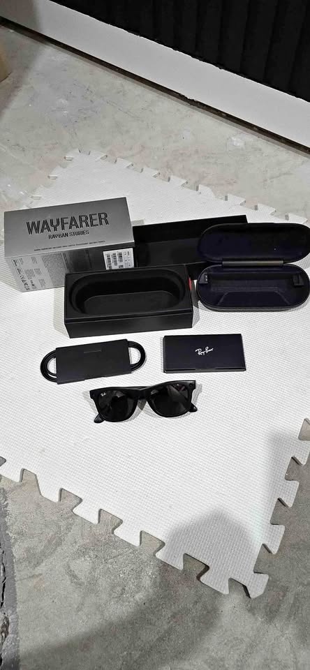 Ray-Ban Stories Wayfarer L Matte Black- Like New!