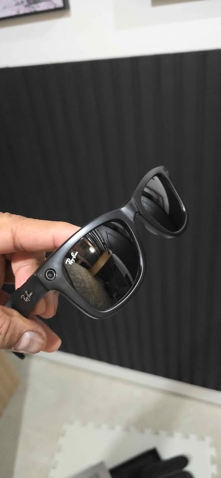 Ray-Ban Stories Wayfarer L Matte Black- Like New! - photo 2