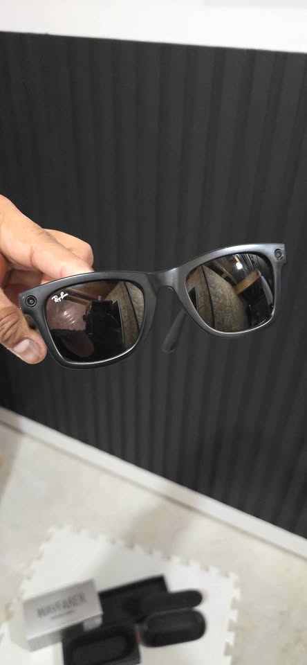Ray-Ban Stories Wayfarer L Matte Black- Like New! - photo 3